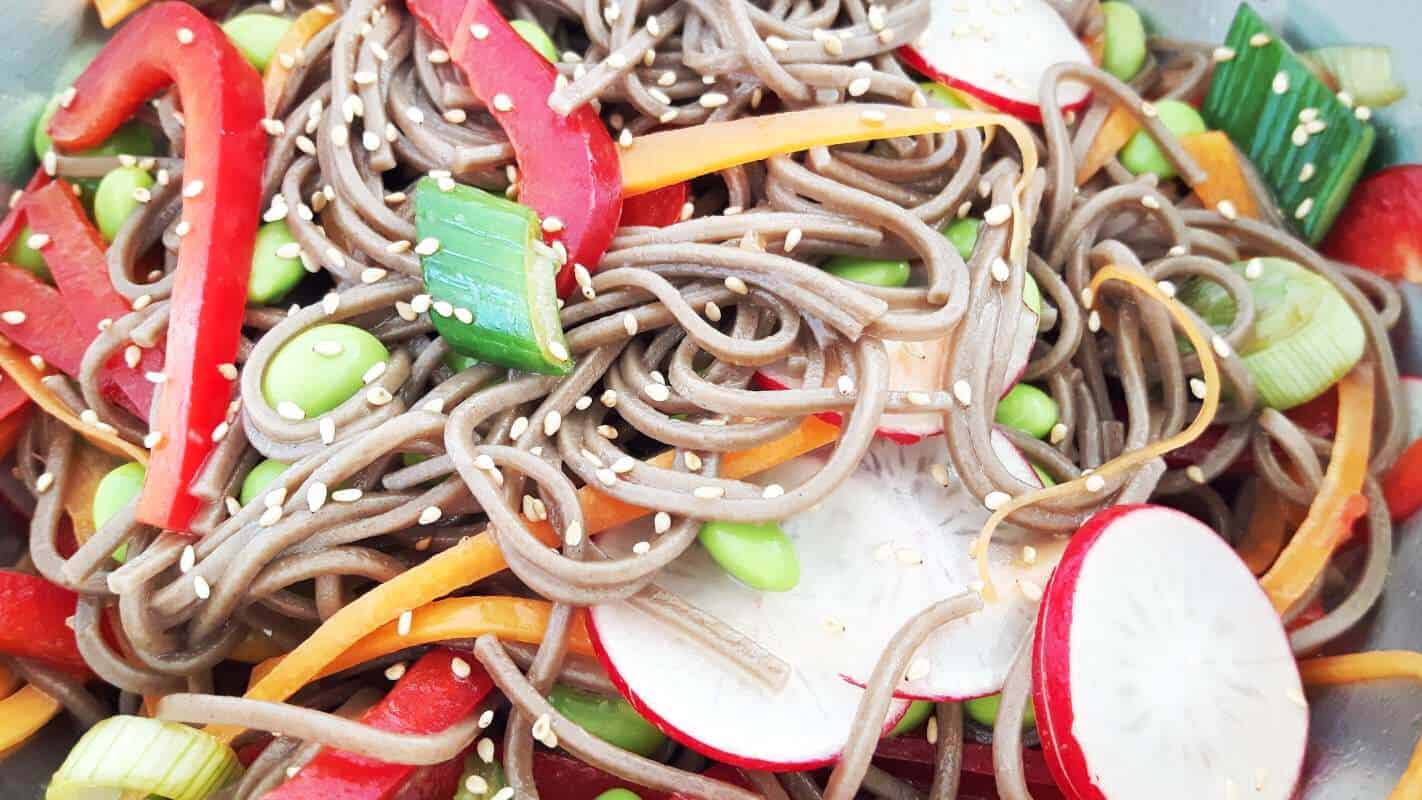 Soba-Nudelsalat Schritt 6 Servieren