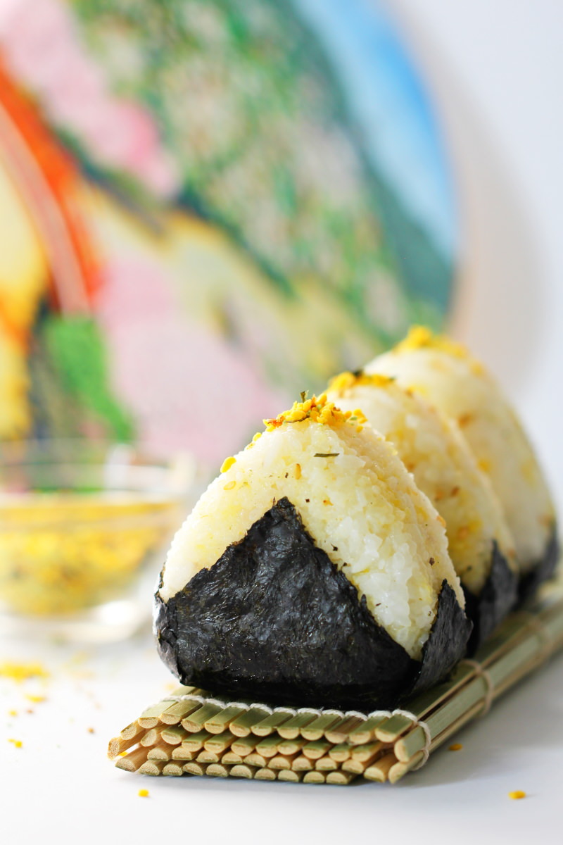 Onigiri mit Furikake Titelbild