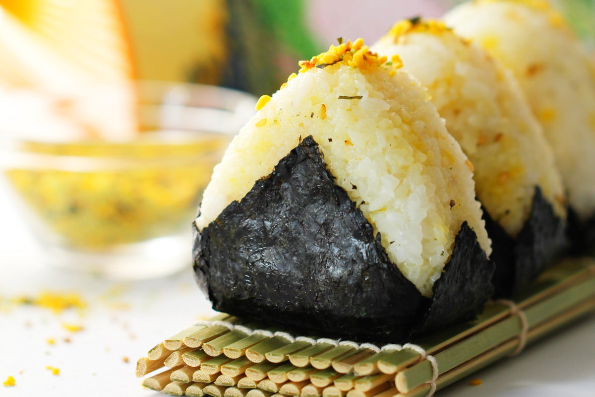 Onigiri mit Furikake Rezeptbild