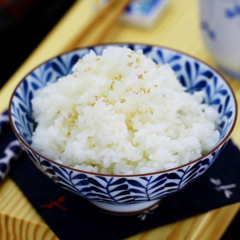 Reis kochen im Reiskocher Fertig