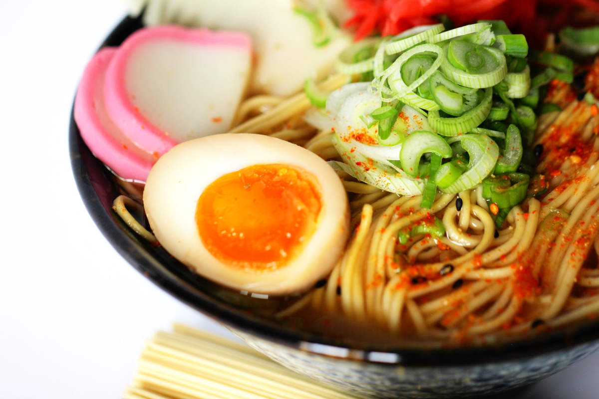 Ramen Eier: So gelingen dir marinierte Ajitsuke Tamago!