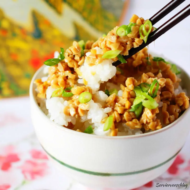 Serviervorschlag Natto mit Reis