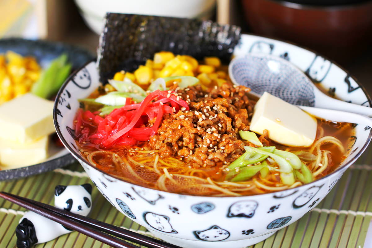 Shoyu Ramen wie in Tokyo mit Ramen Eiern & Kakuni » REZEPT