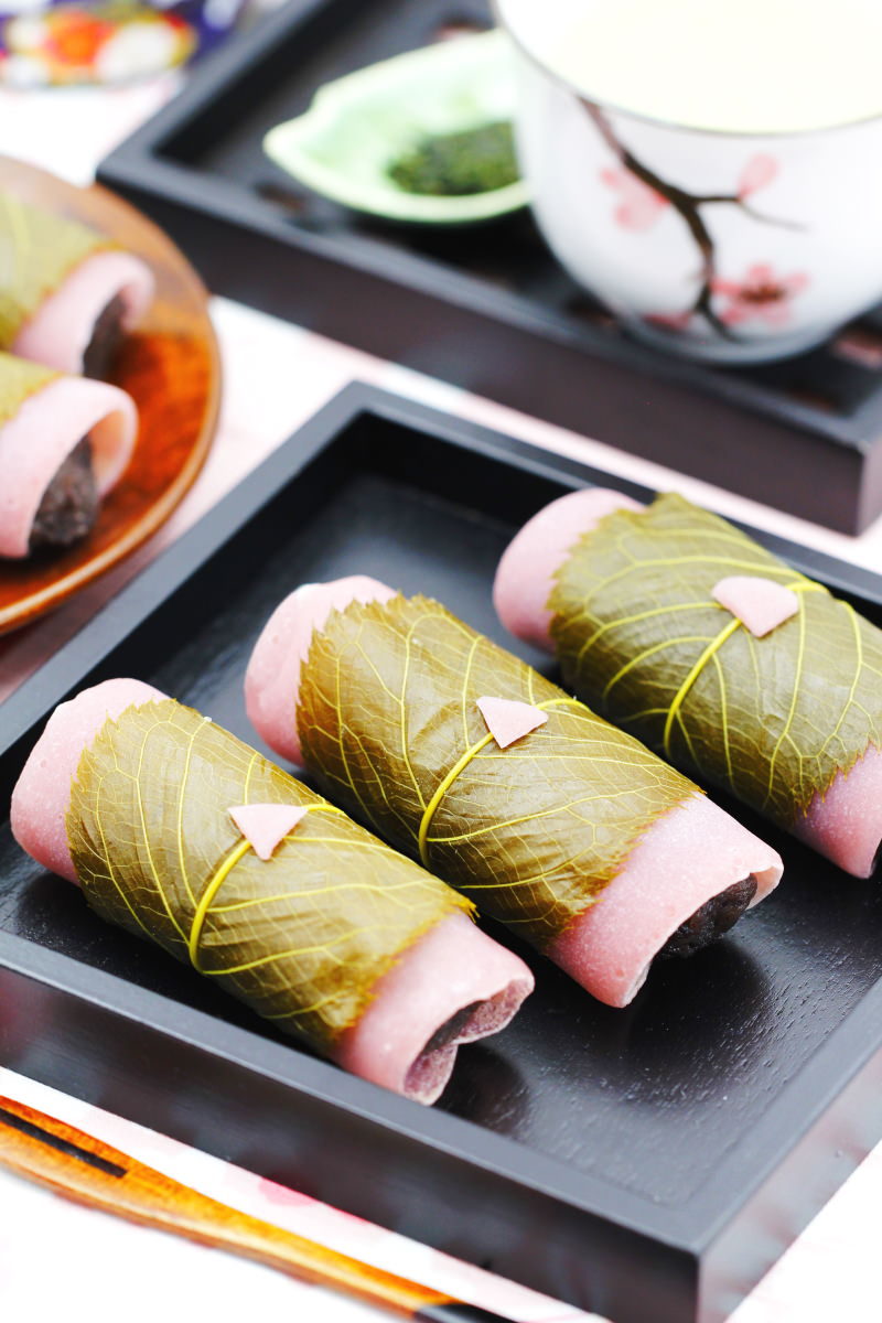 Gerollte Sakura Mochi nach Kanto-Art Rezeptbild