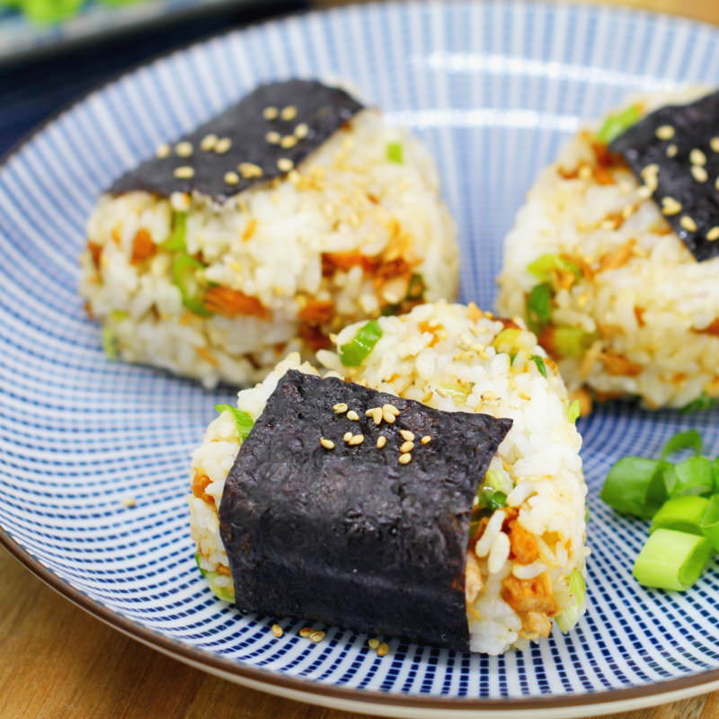 Onigiri mit Lachs Fertig